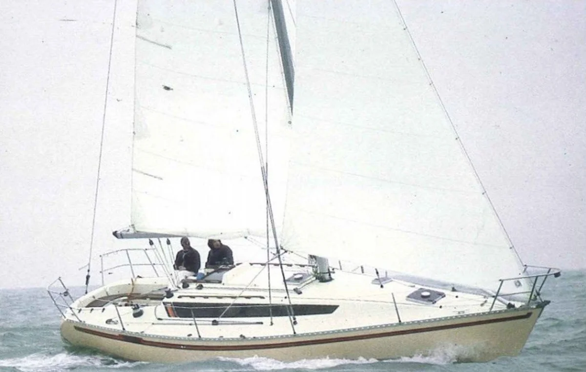 Feeling 1100 - Keel and centerboard Boat Specs