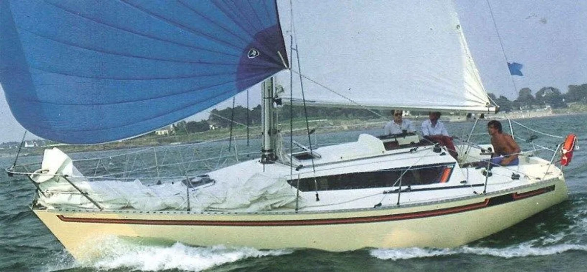 Feeling 920 - Keel and centerboard Boat Specs