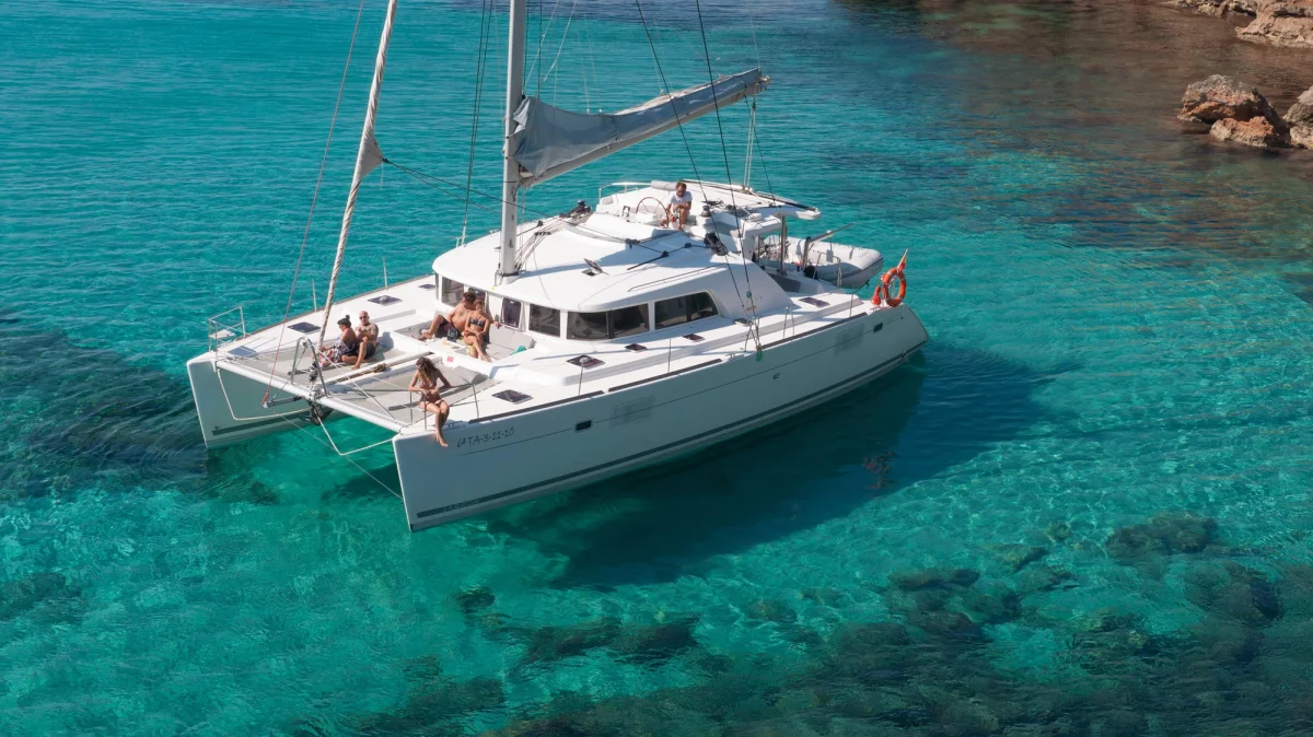 Lagoon 440 2009 boat specs