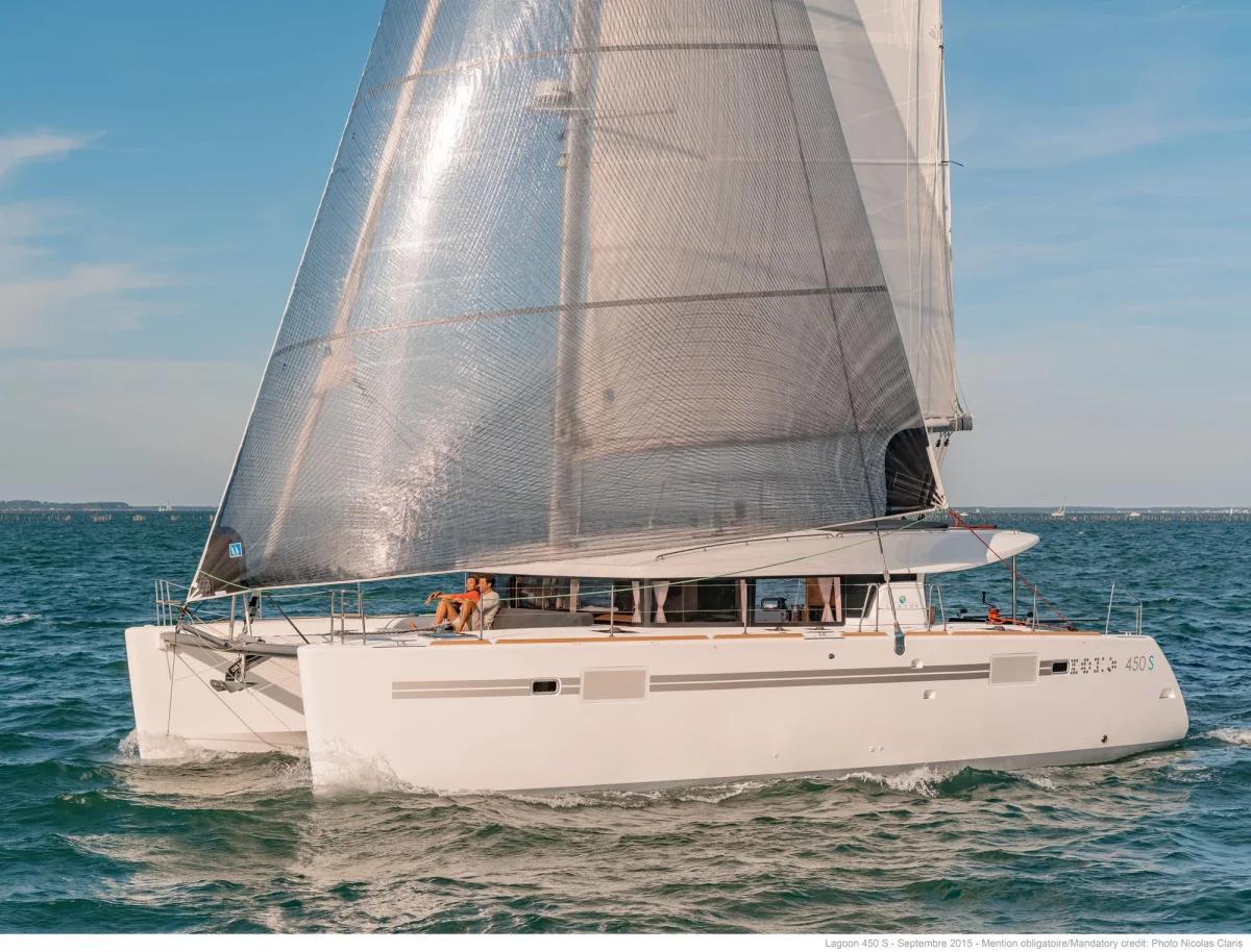 Lagoon 450 S 2010 boat specs