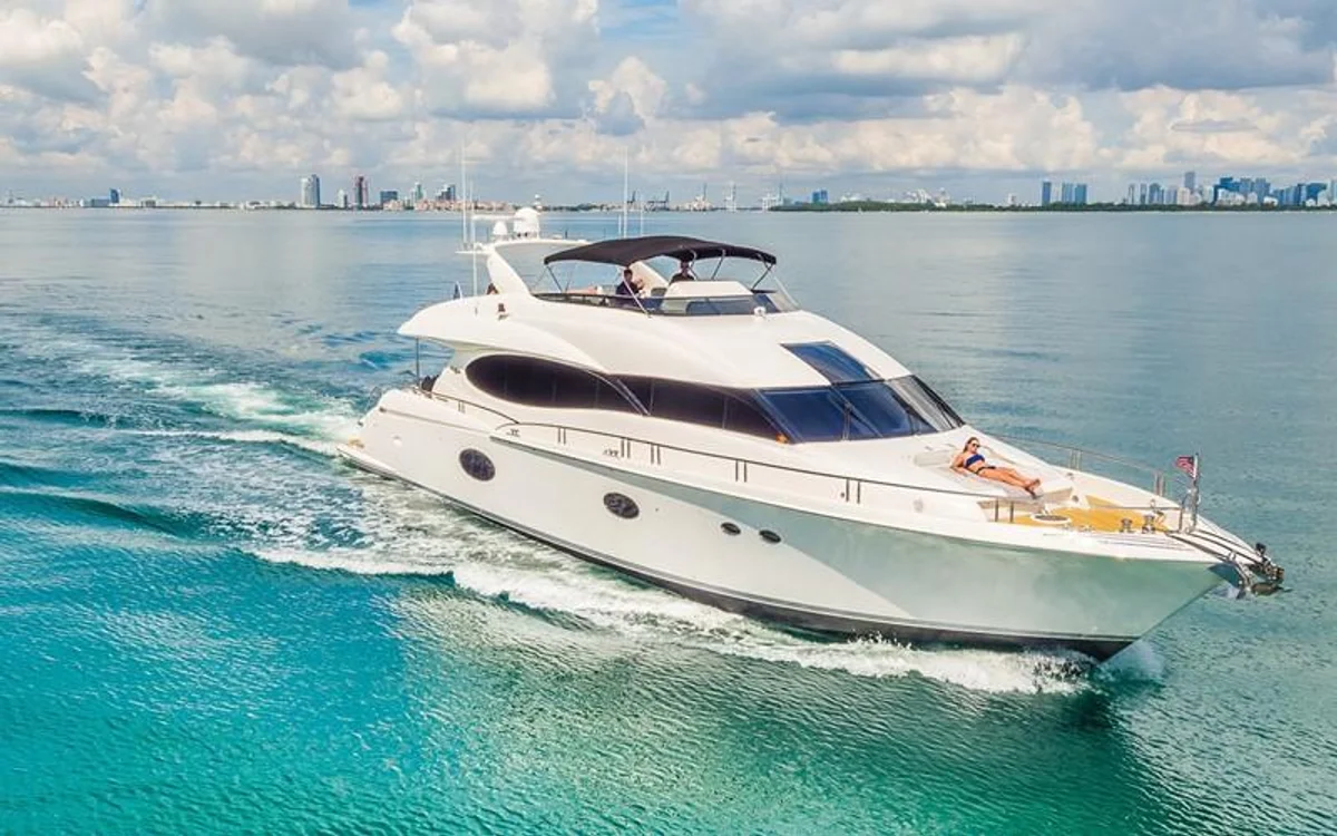 Lazzara Yachts OPEN BRIDGE 2008 boat specs