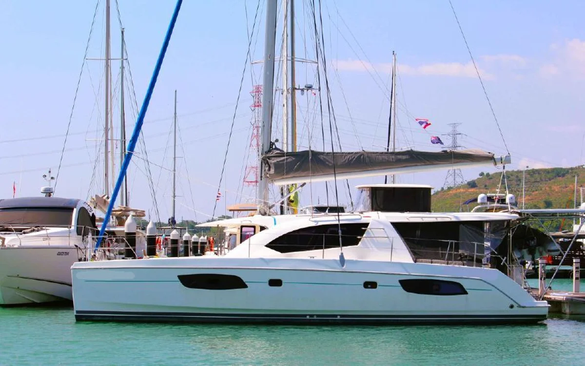 Leopard Catamarans 44 2014 boat specs