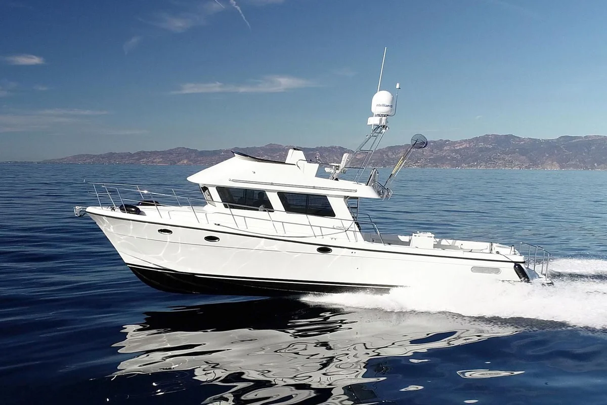 Lindell Yachts 46 2022 boat specs