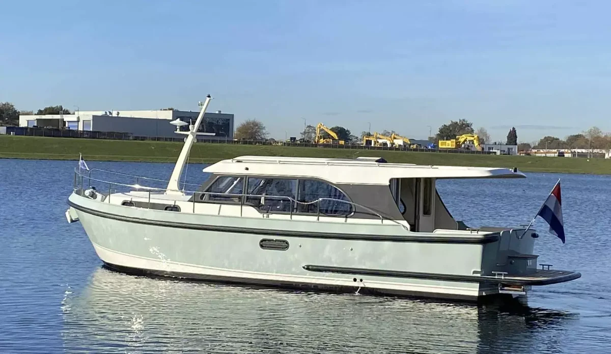Linssen Yachts 35 SL Sedan  2016 boat specs