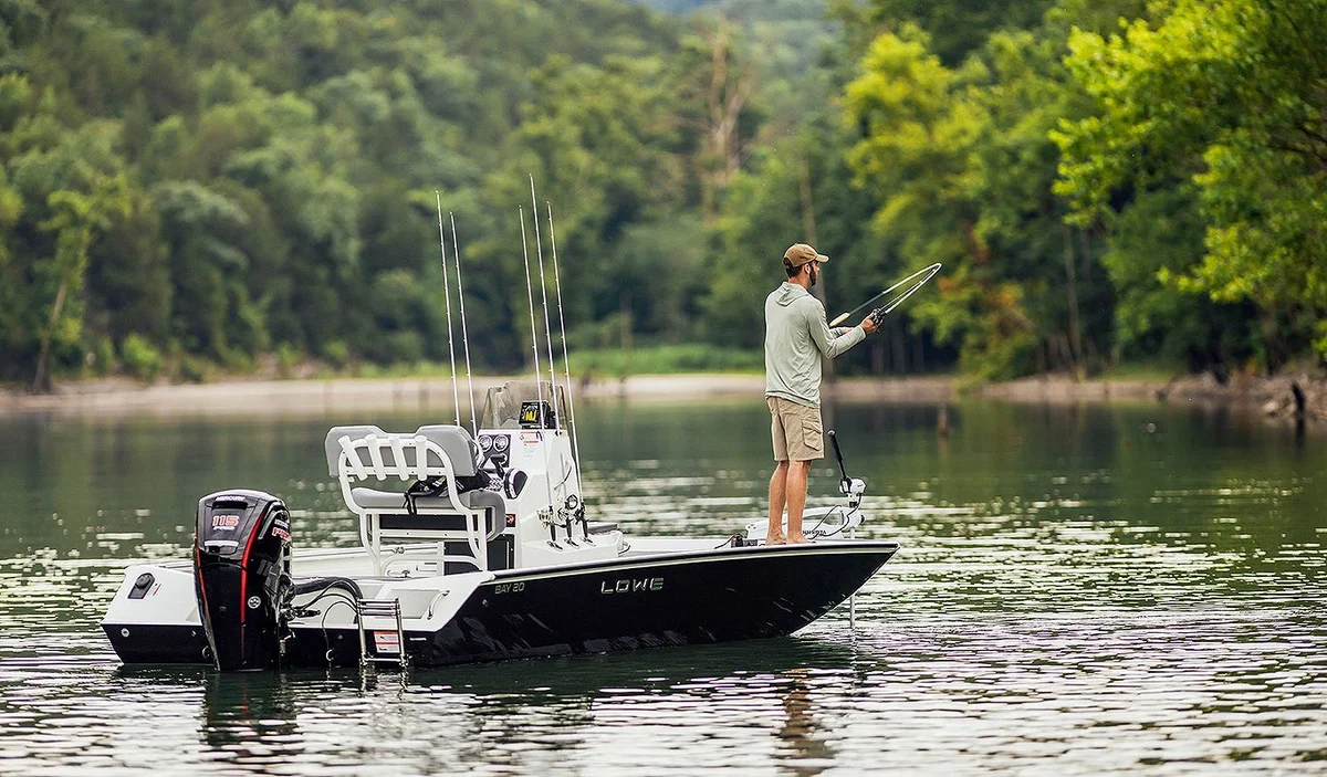 Lowe Boats 18 Bay 2021 boat specs