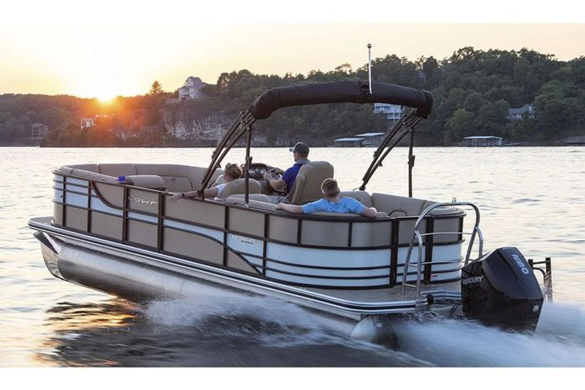 Retreat 250 WT Boat Specs