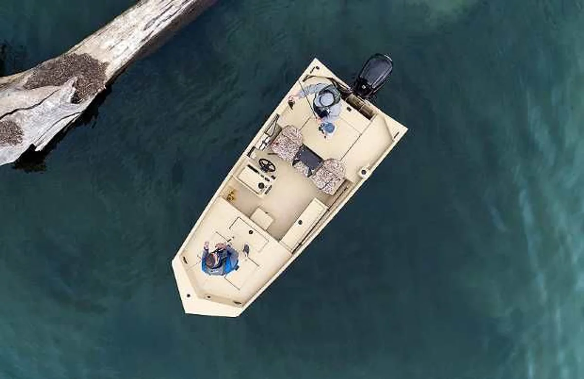 Roughneck 1760 SC Boat Specs