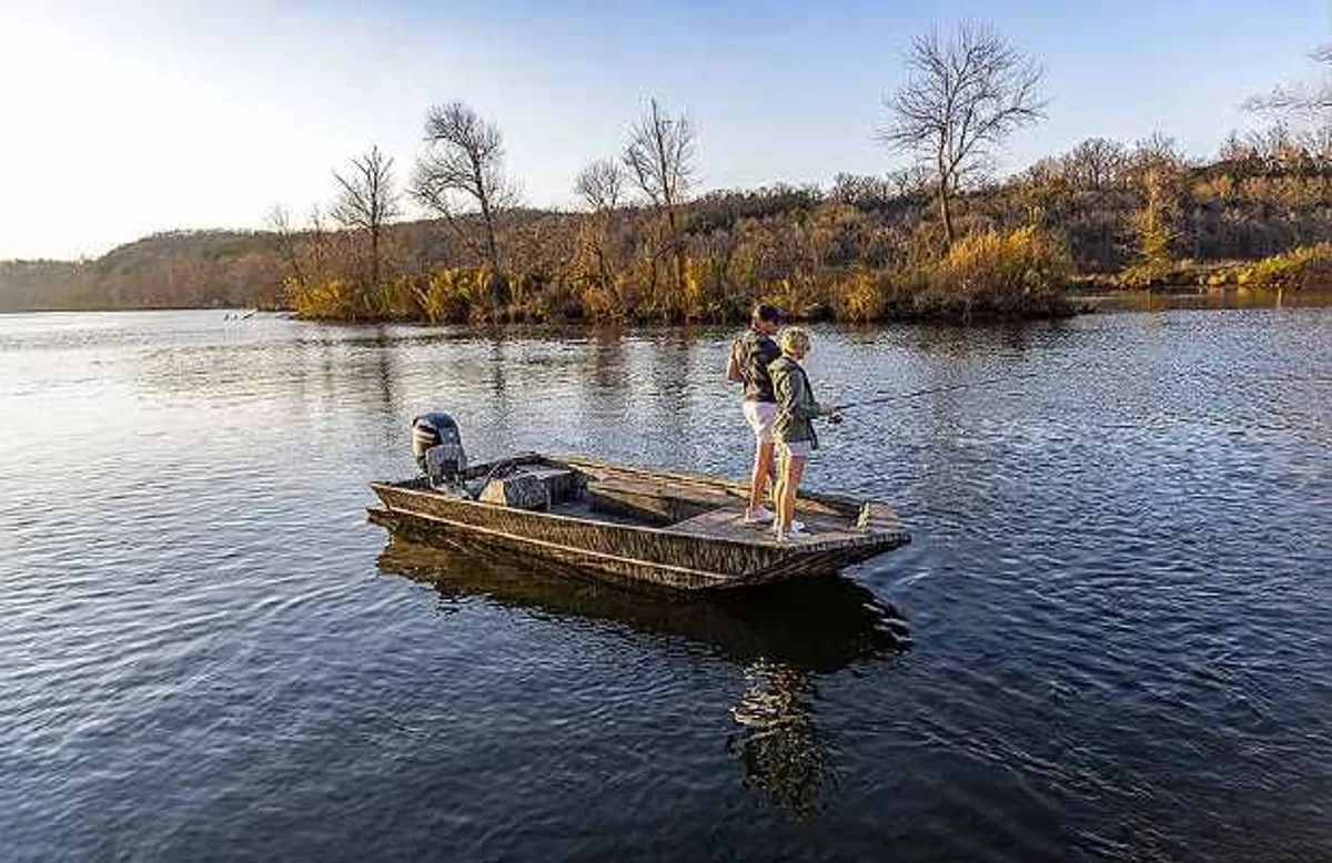 Roughneck 1860 Rambler Boat Specs