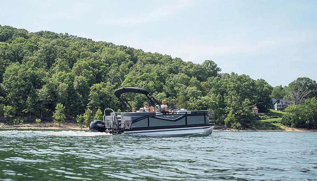 RS 250 WT Boat Specs