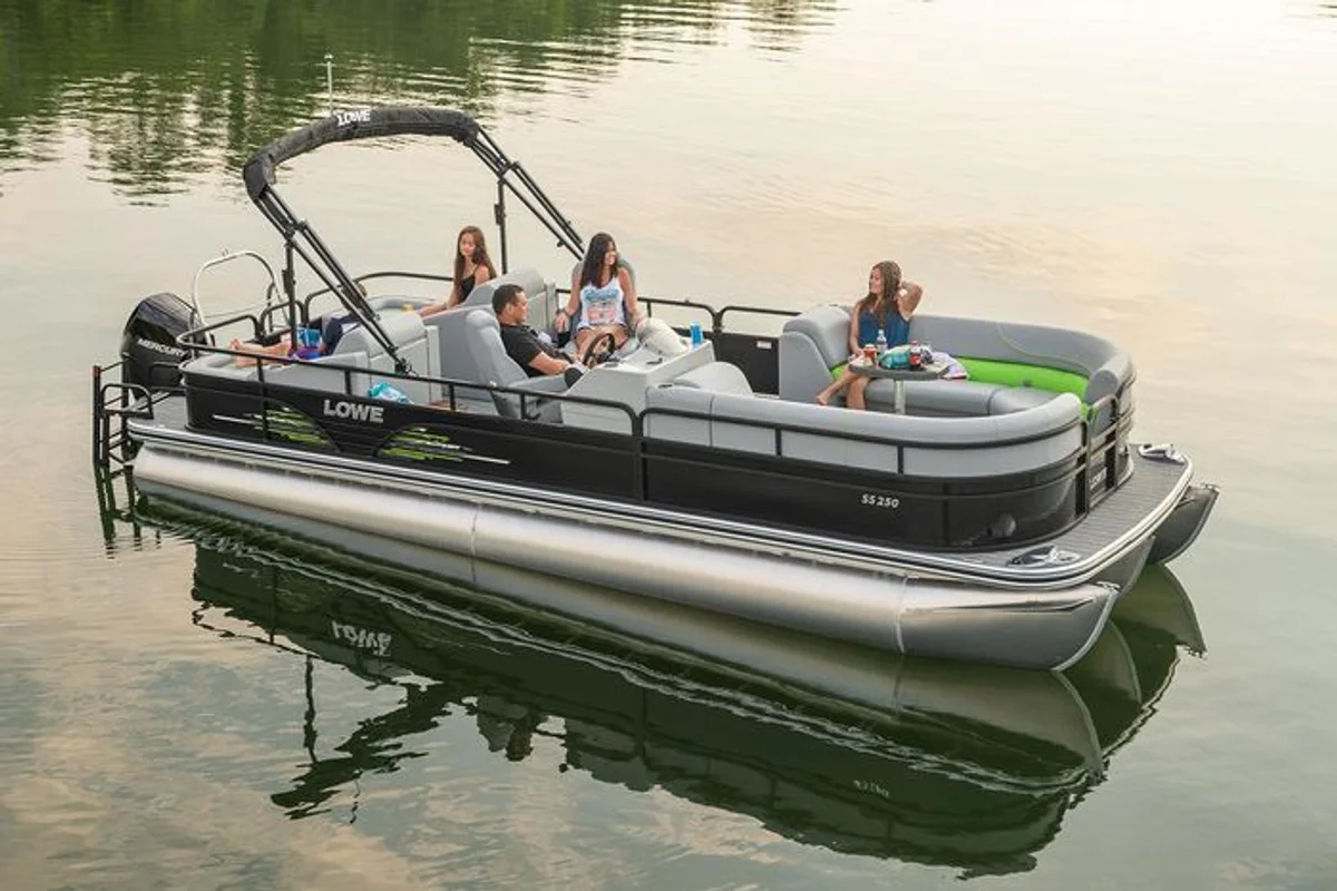 Lowe Boats SS 250 RFL 2021 boat specs