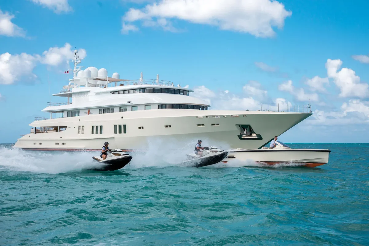 Lurssen Yachts Coral Ocean 1994 boat specs