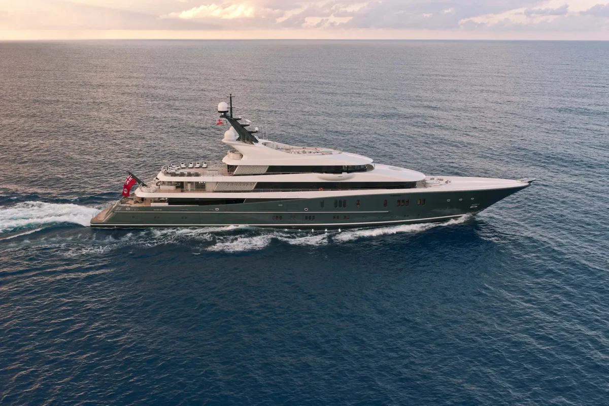 Lurssen Yachts Phoenix 2 2010 boat specs