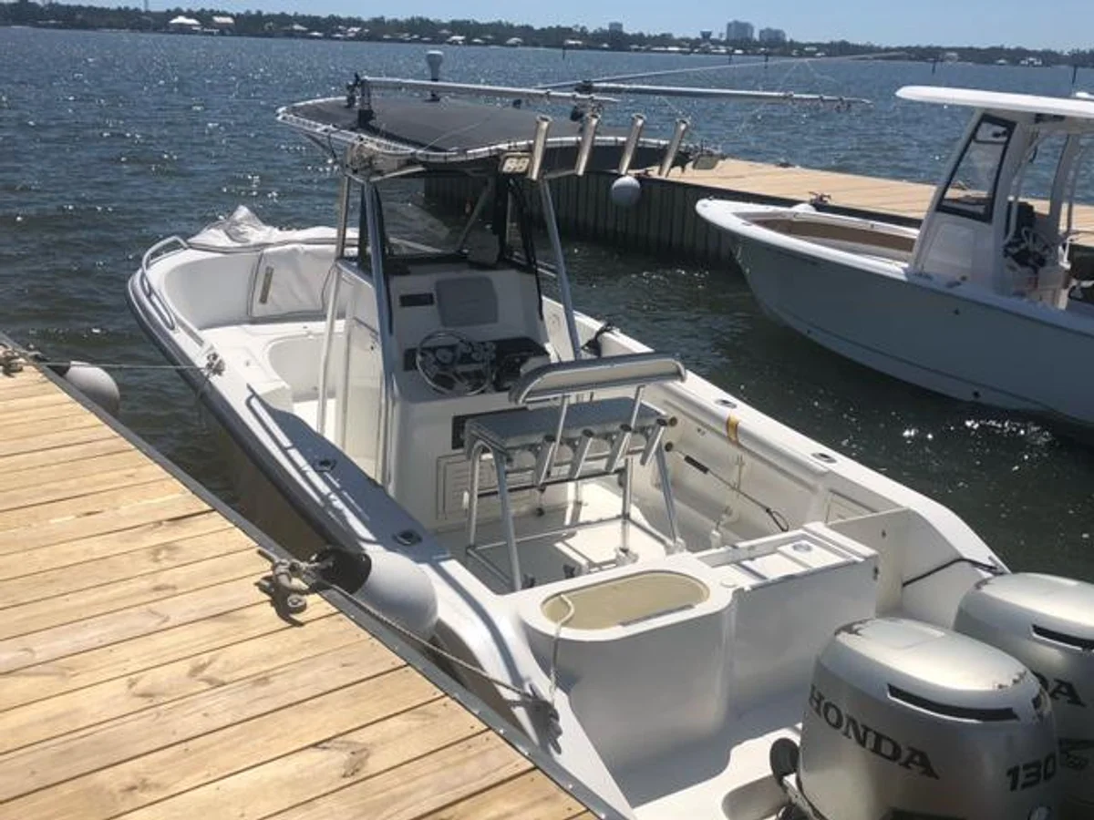 Mako Boats 232 Center Console 2002 boat specs