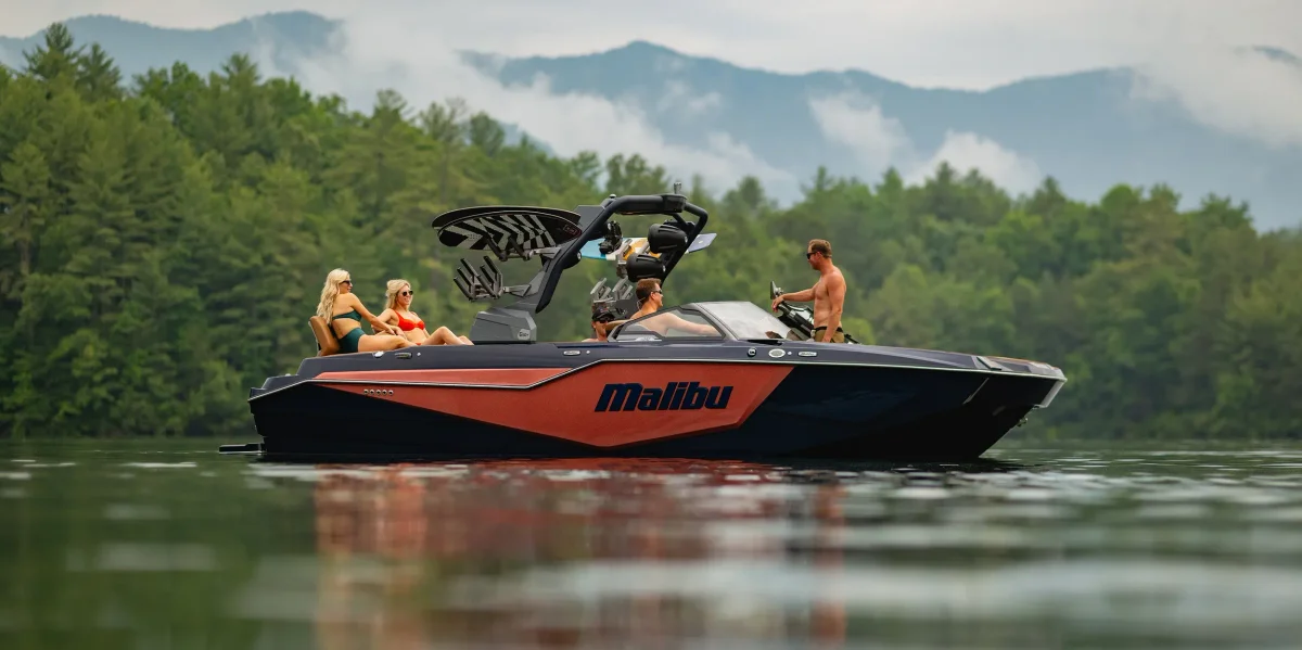 Malibu Boats M242 2024 boat specs