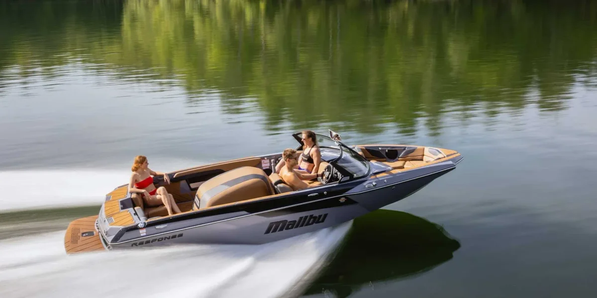 Malibu Boats Response TXi 2021 boat specs