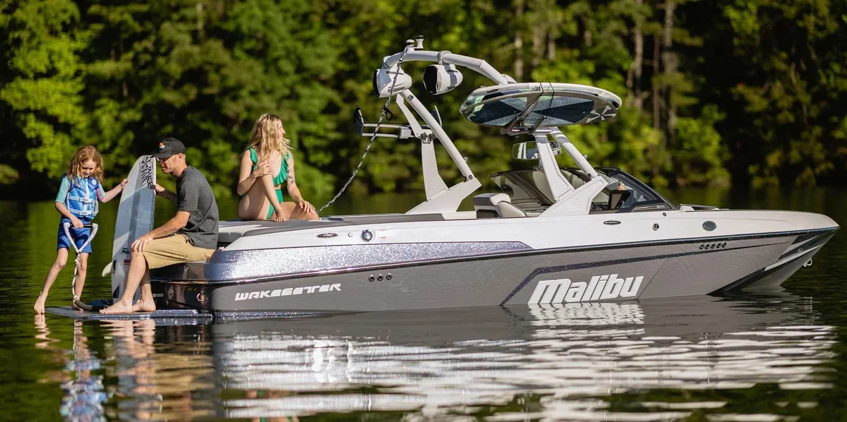 Malibu Boats Wakesetter 20 VTX 2020 boat specs