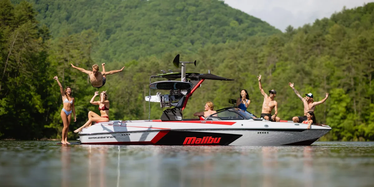 Malibu Boats Wakesetter 24 MXZ 2022 boat specs