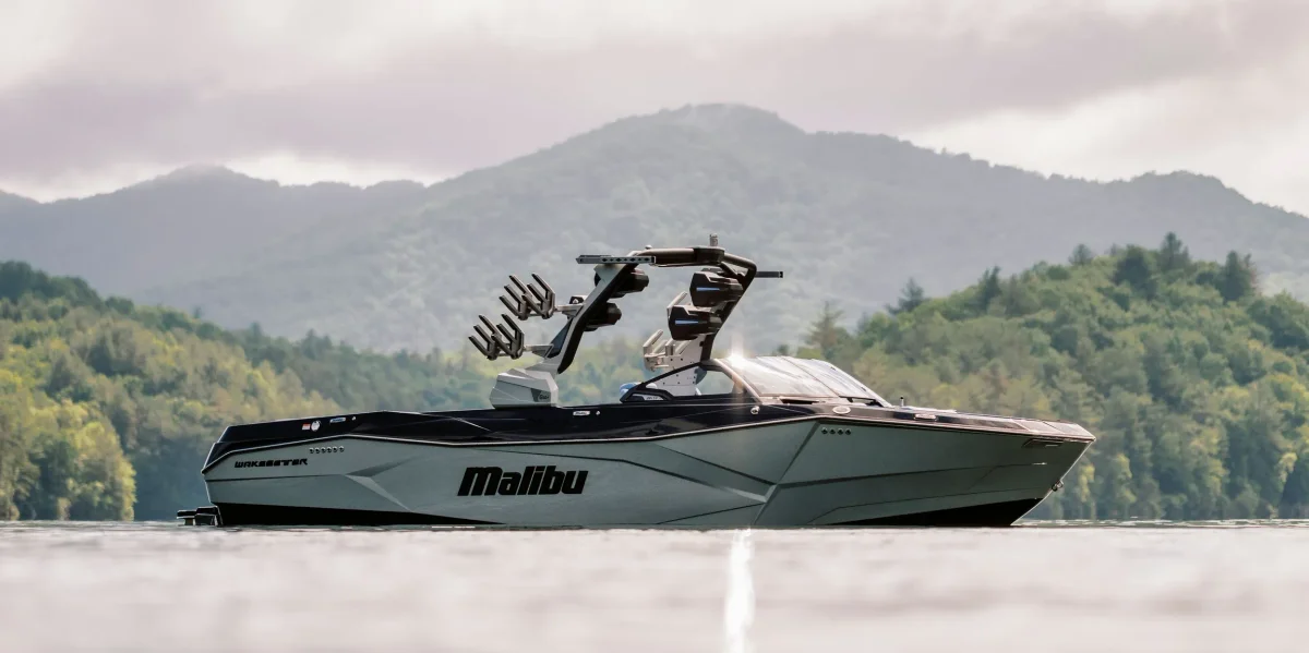 Malibu Boats Wakesetter 26 LSV 2024 boat specs