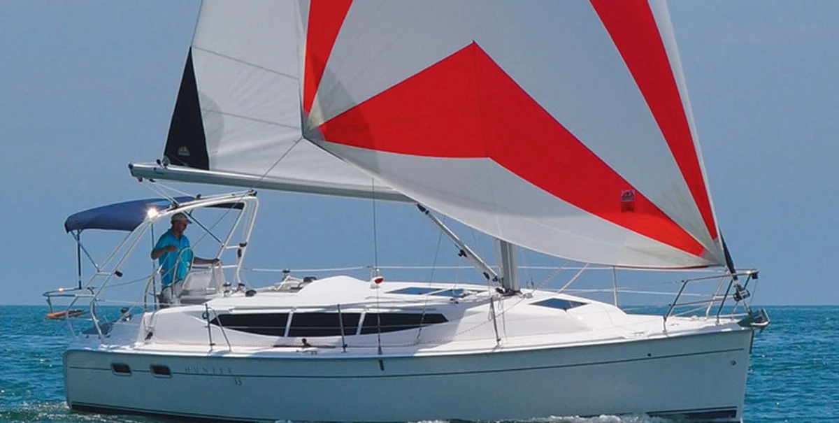 Marlow Hunter 33 Furling mainsail Boat Specs