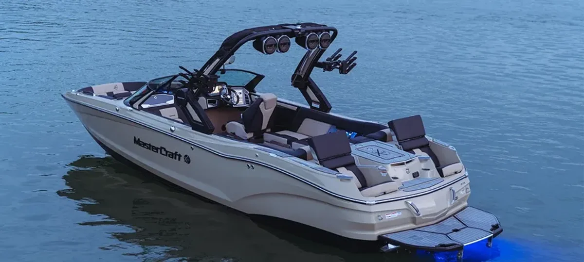 Mastercraft X24 2022 boat specs