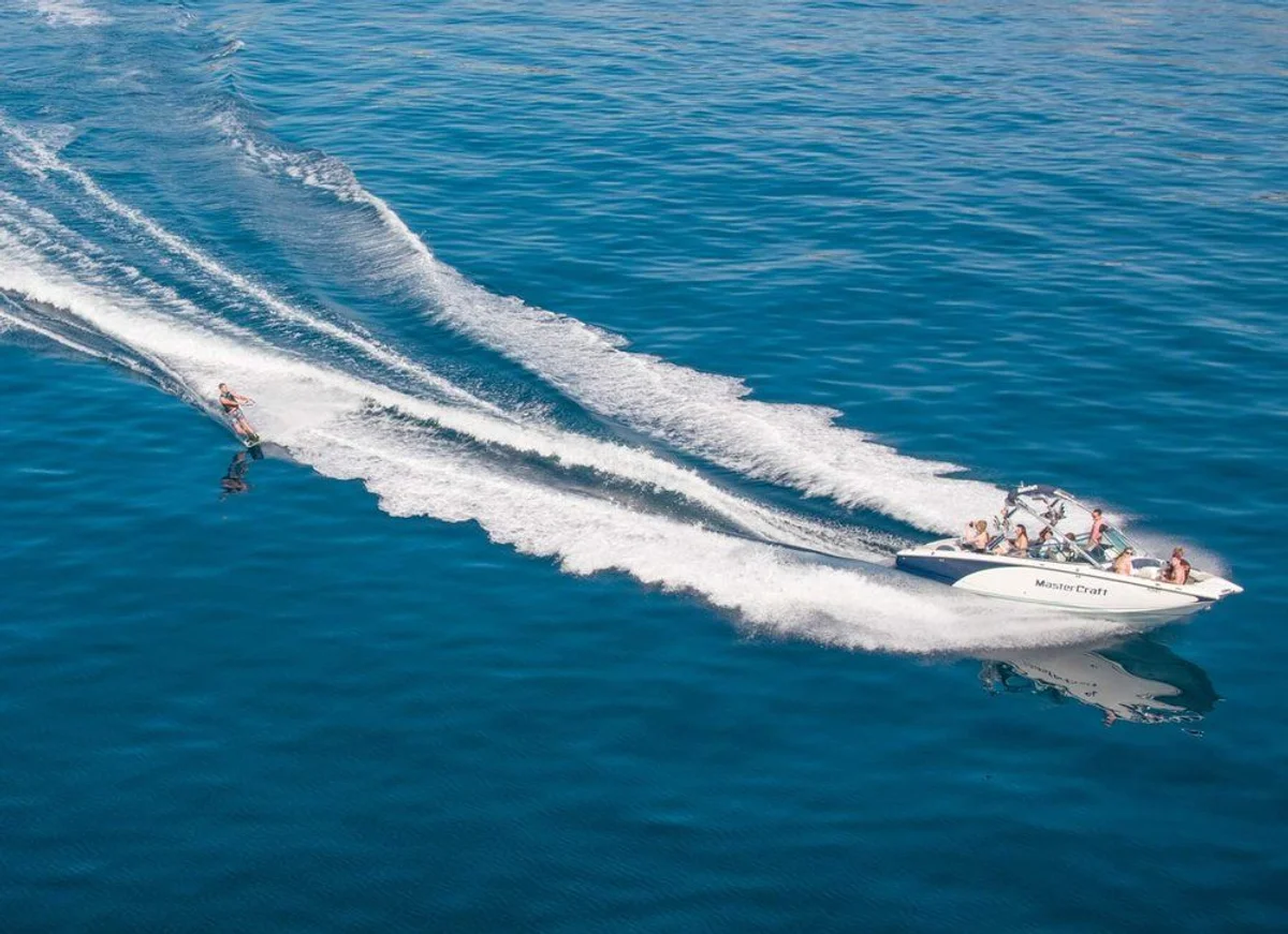 Mastercraft X55 2013 boat specs