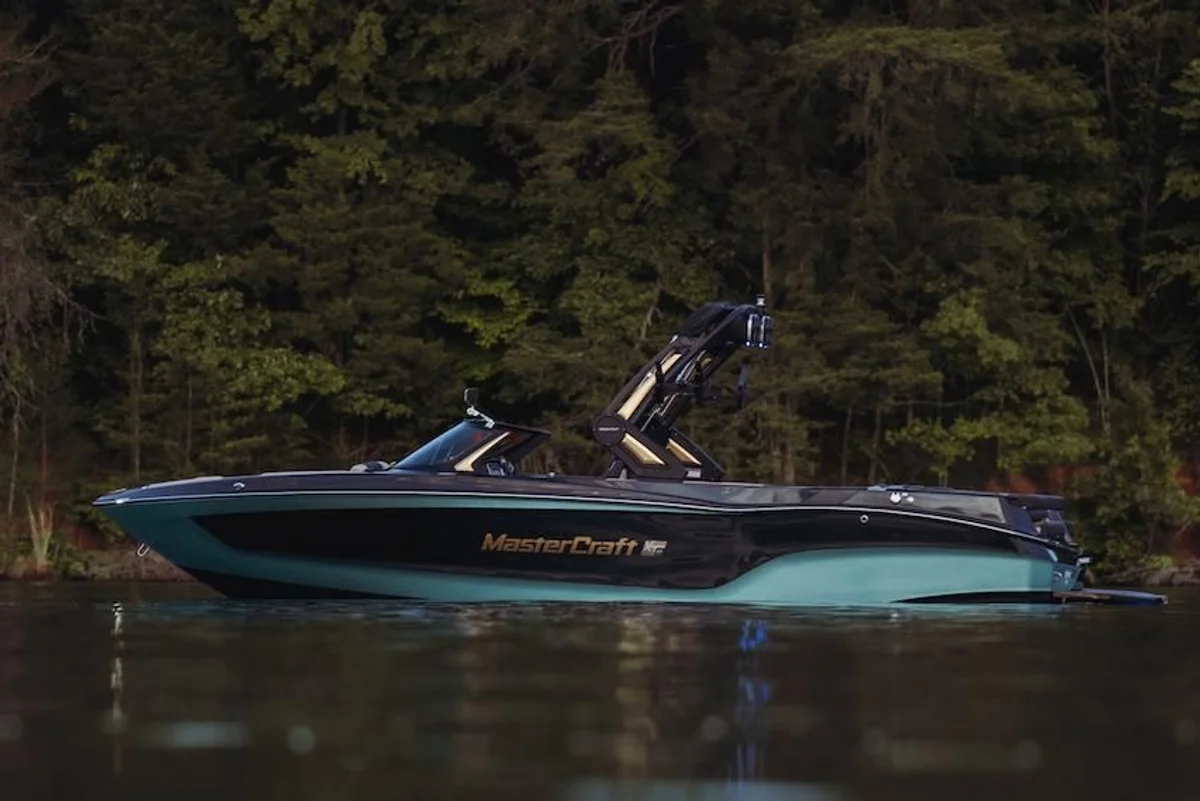 XT25 Boat Specs