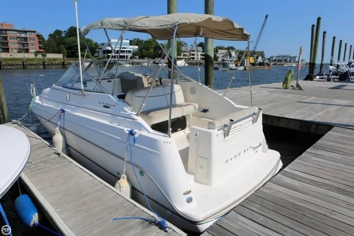 Maxum 2400 SCR 2003 boat specs