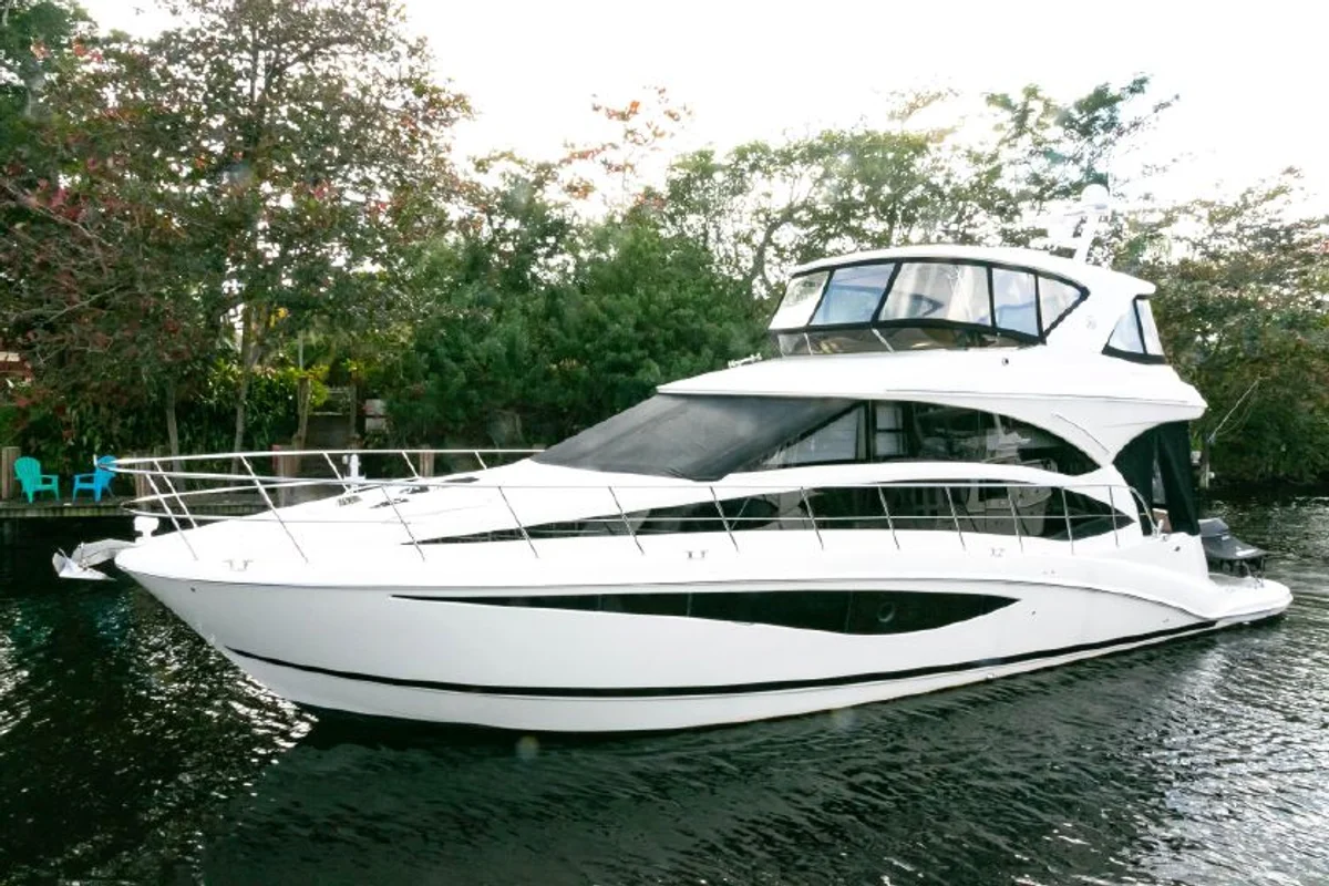 Meridian Yachts 541 Sedan 2013 boat specs