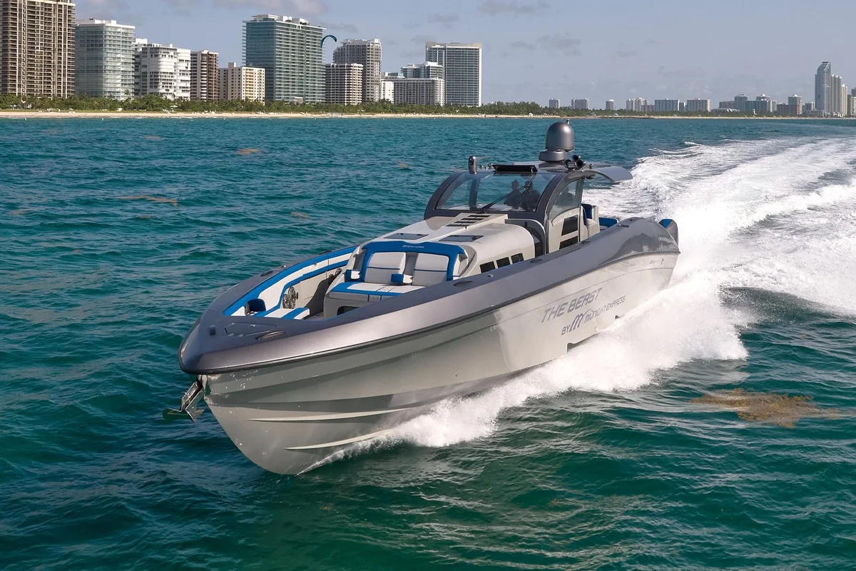 Midnight Express 60 Pied A Mer 2022 boat specs