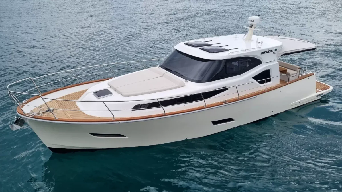 Monachus Yachts Issa 45 2013 boat specs