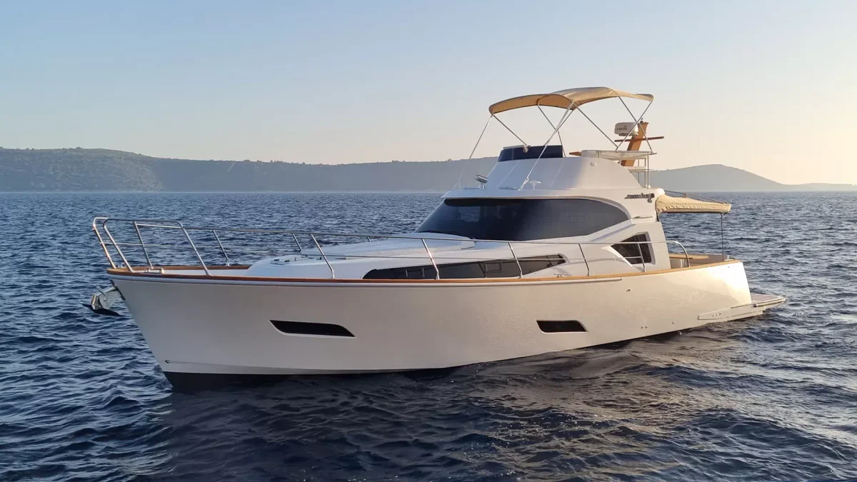 Monachus Yachts Issa 45 Fly 2021 boat specs