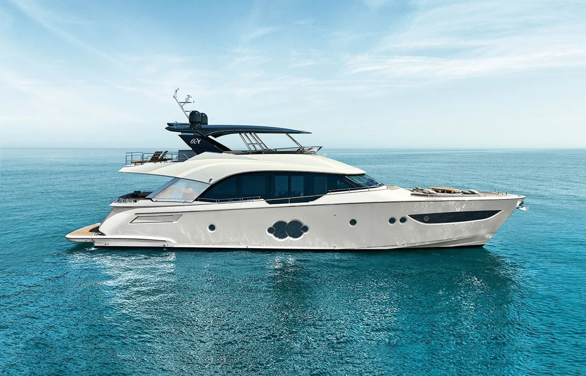 Monte Carlo Yachts MCY 70 2015 boat specs