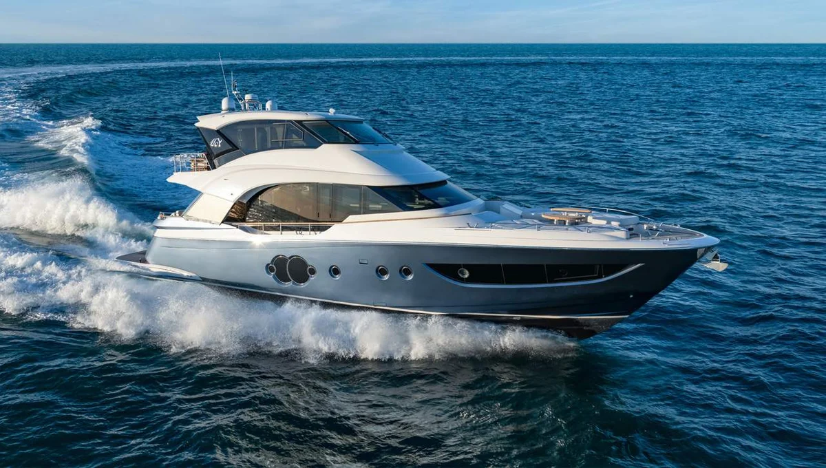 Monte Carlo Yachts MCY 70 Skylounge 2020 boat specs