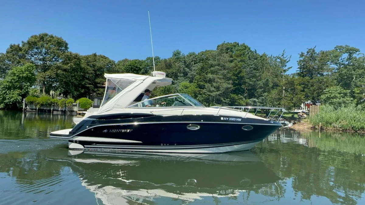 Monterey 280 SCR 2013 boat specs