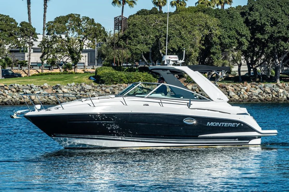 Monterey 295 SS 2022 boat specs