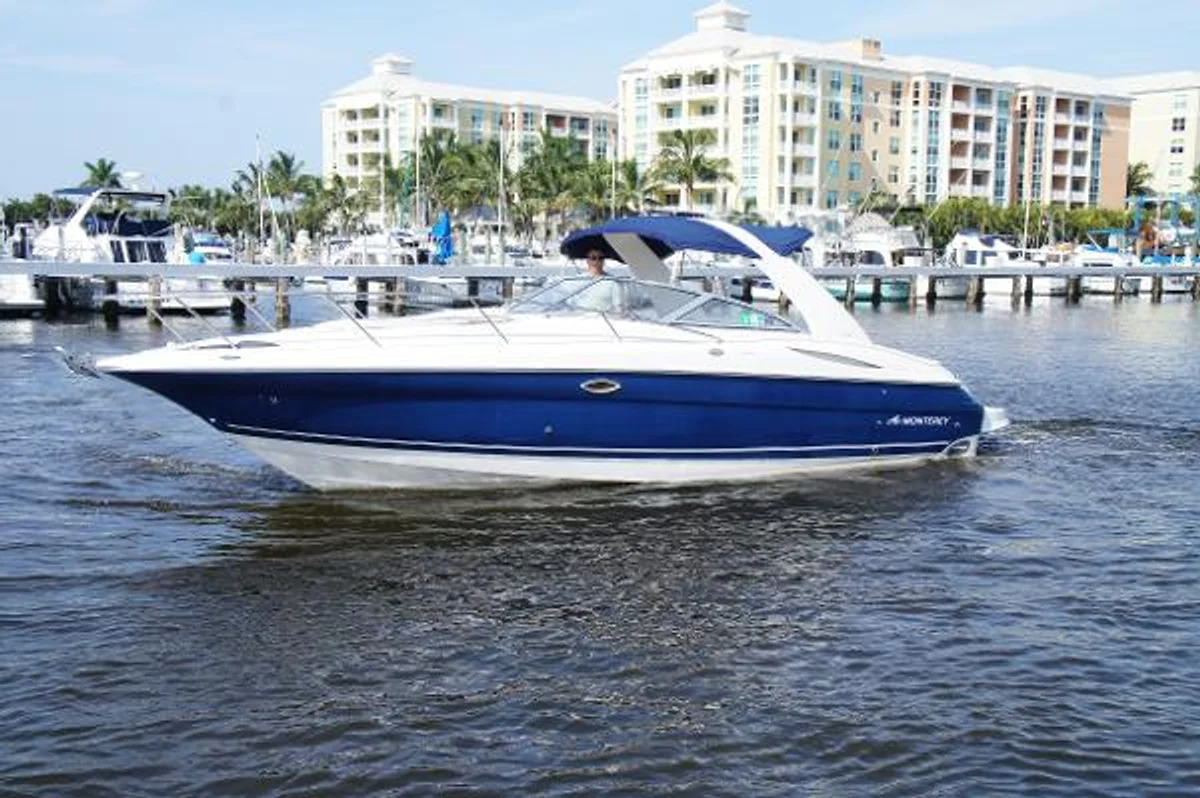 Monterey 298 SC  2002 boat specs