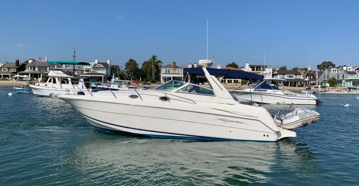 Monterey 302 Cruiser 2003 boat specs