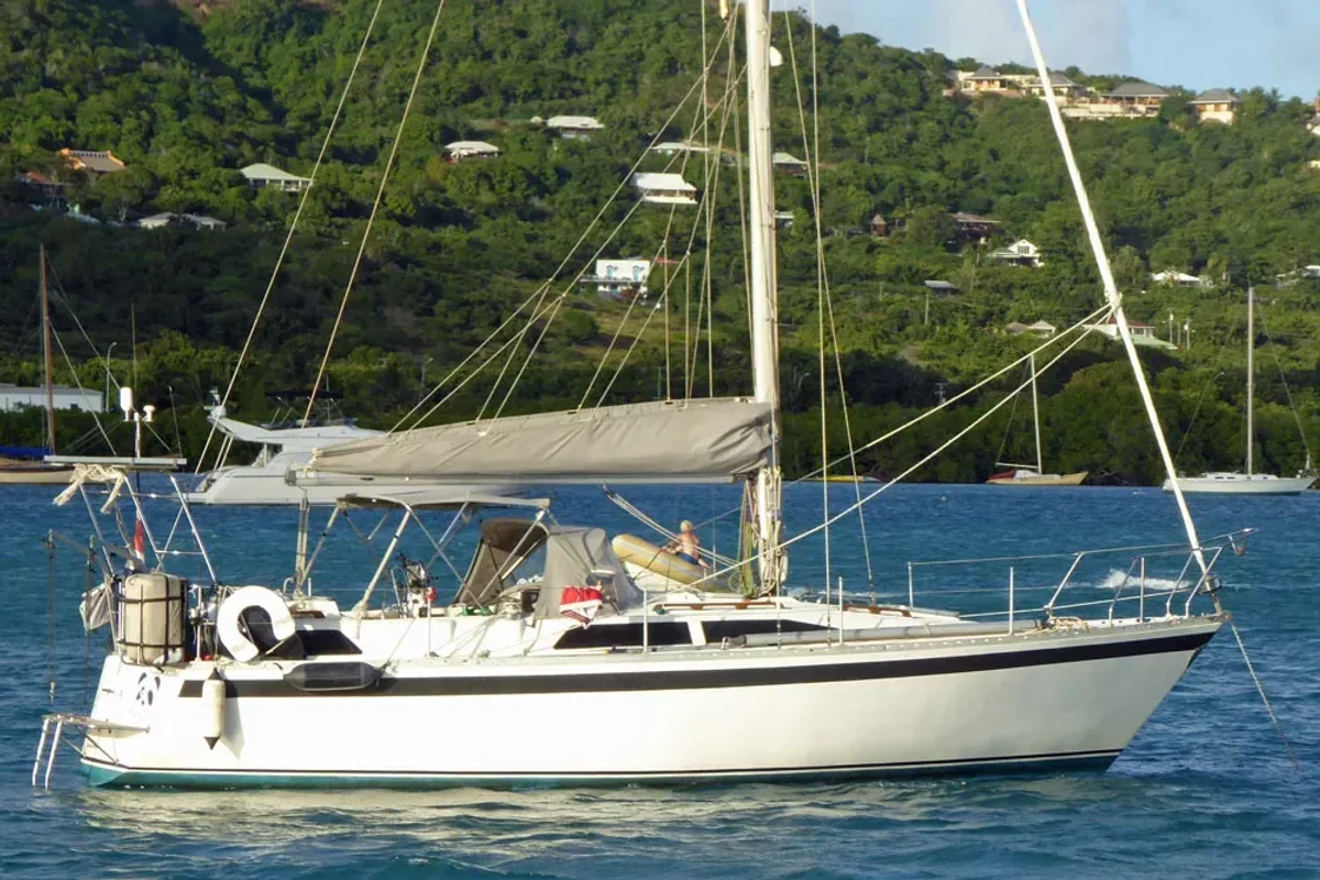 Moody Yachts 34 1985 boat specs