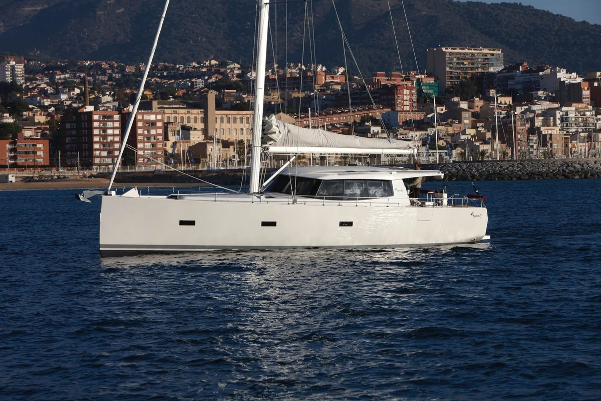Moody Yachts Decksaloon 45 2022 boat specs