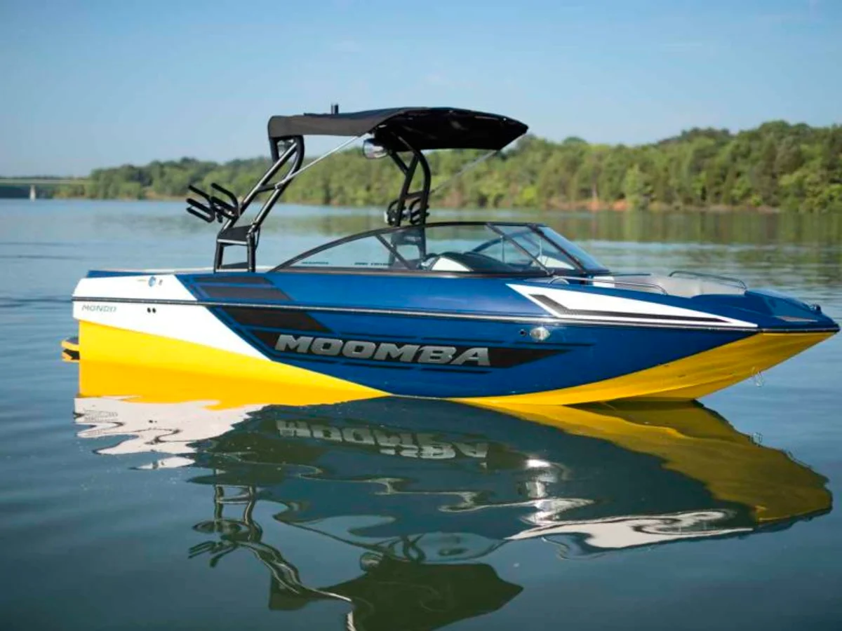 Moomba Boats Mondo 2016 boat specs