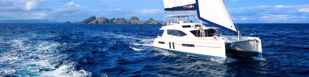 5800 Crewed Boat Specs