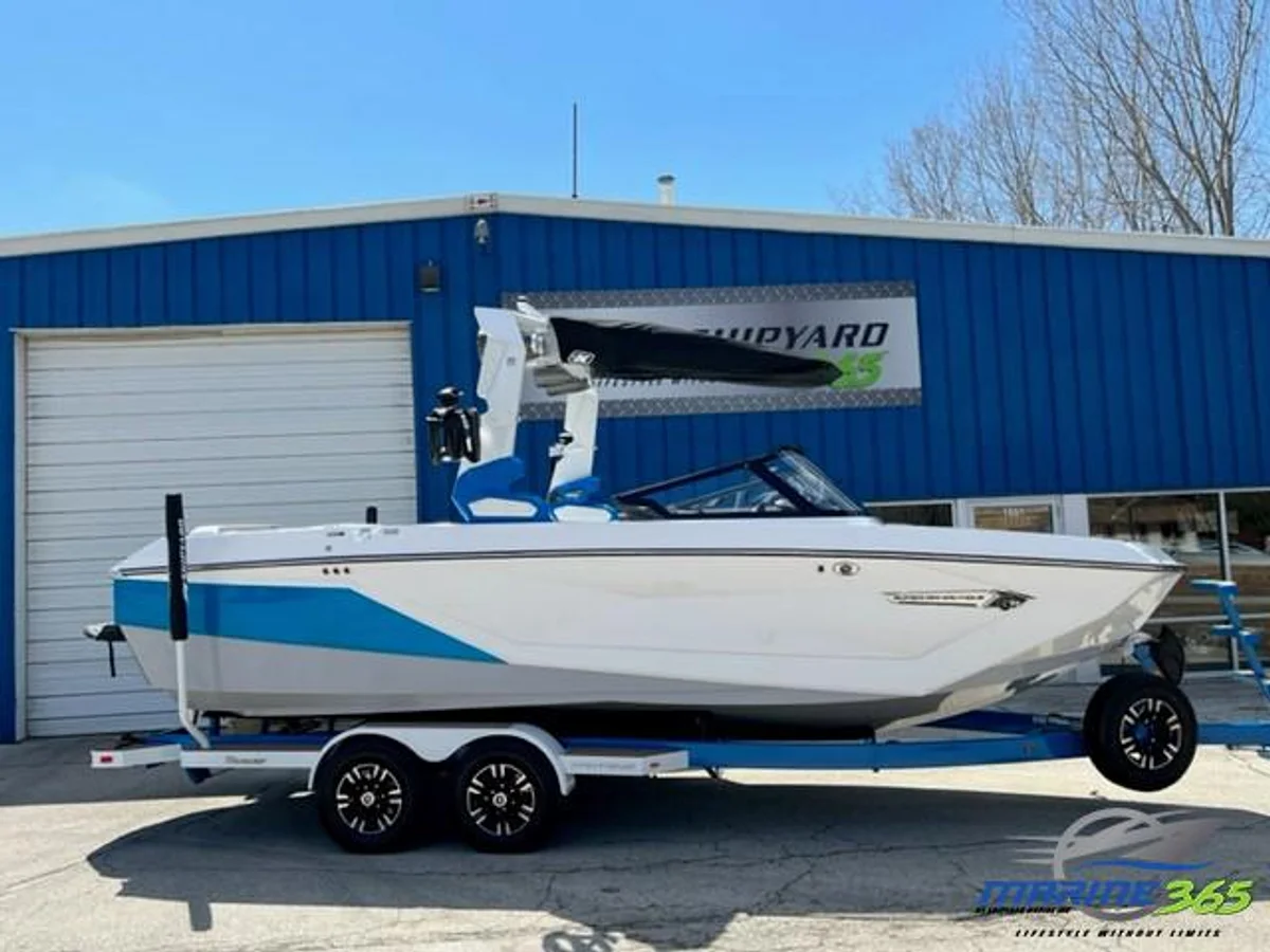 Nautique Super Air Nautique G23 2022 boat specs