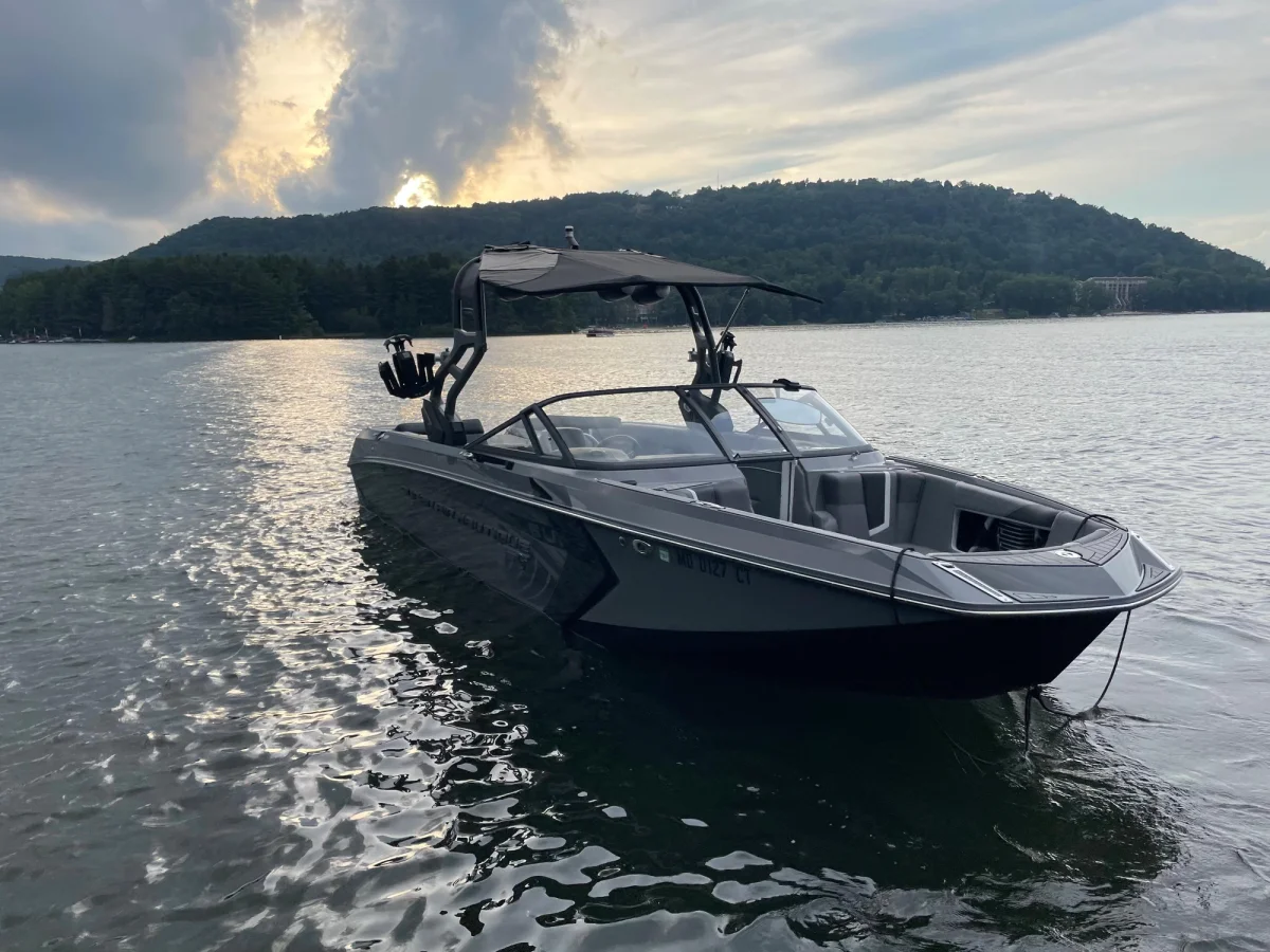 Nautique Super Air Nautique G25 2018 boat specs