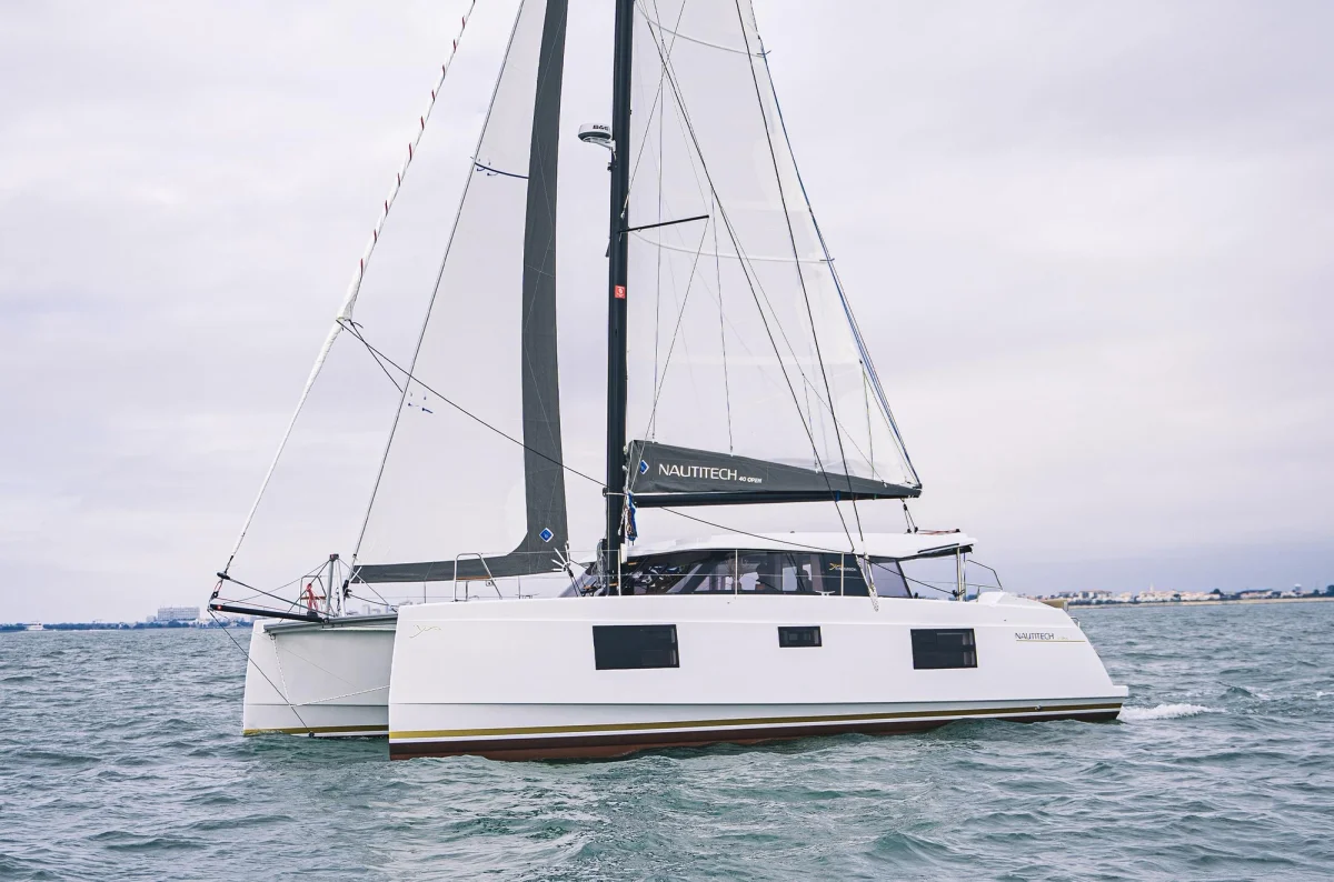 Nautitech 40 Open 2022 boat specs