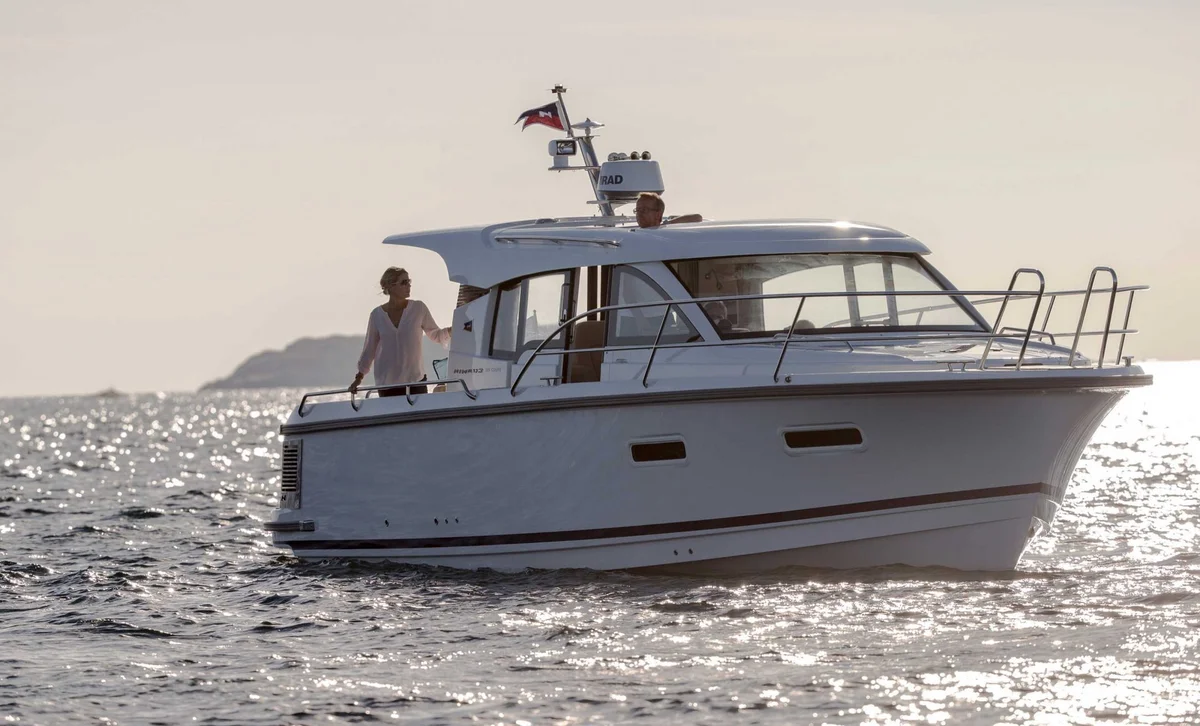 Nimbus 305 Coupe 2014 boat specs