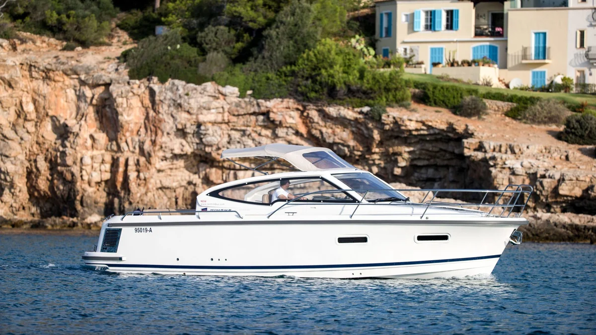 Nimbus 305 Drophead 2016 boat specs