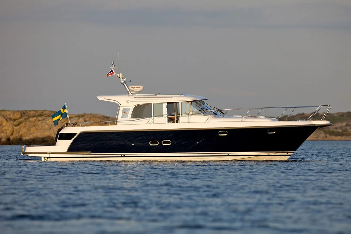 Nimbus 43 Nova 2010 boat specs