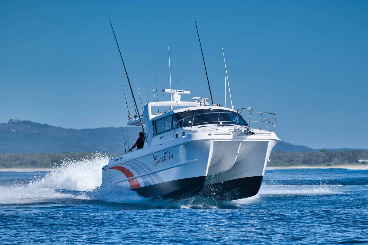 Noosa Cat 4100 2002 boat specs