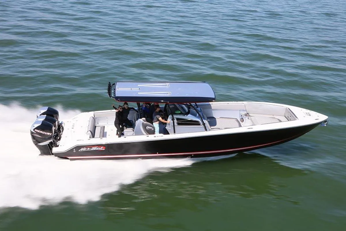 390 Sport Center Console Boat Specs