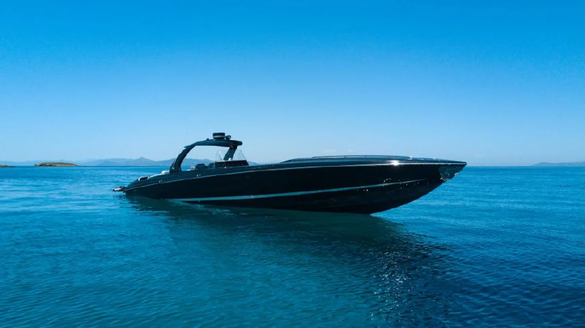 Nor-Tech 5000V Diesel Diesel 2010 boat specs
